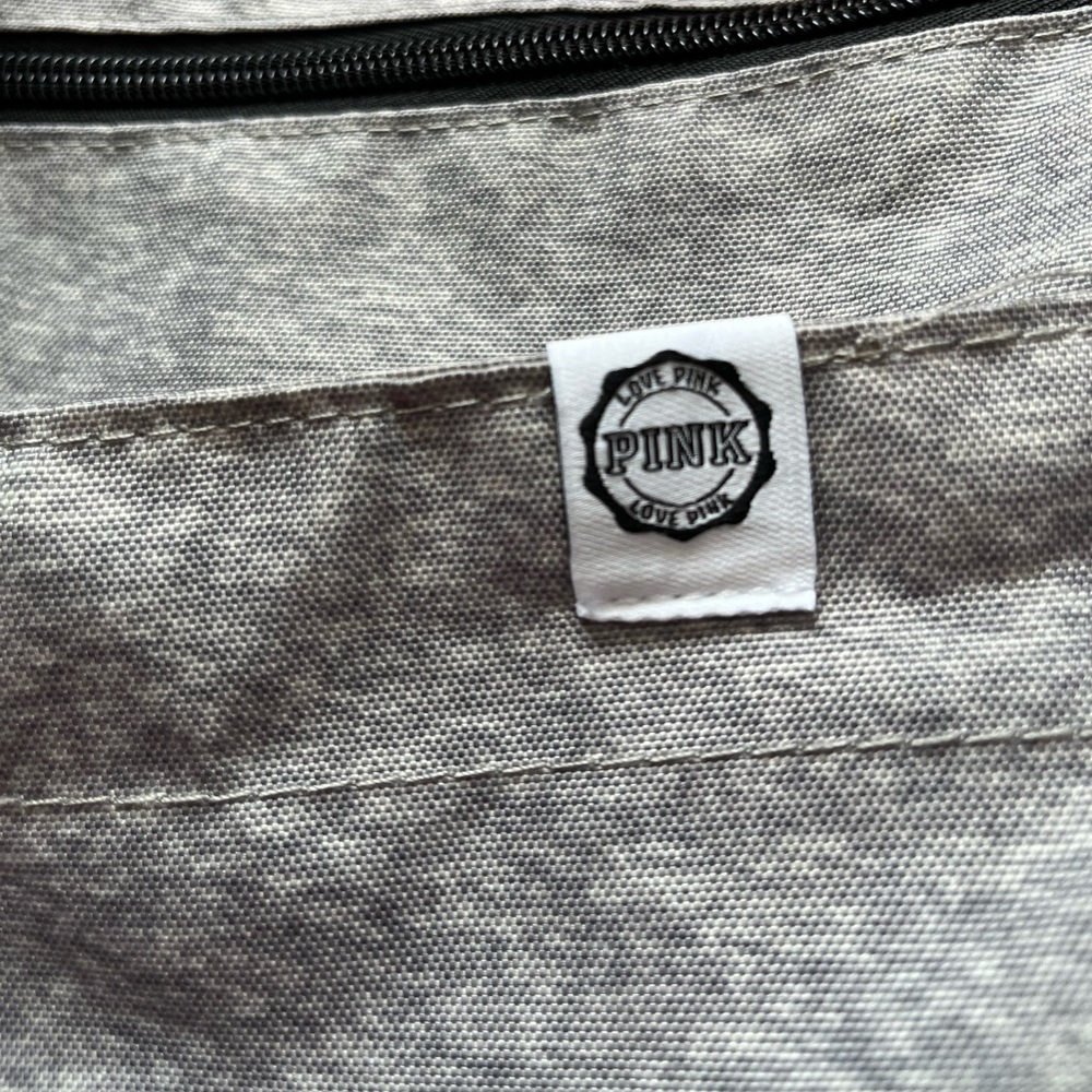 VS PINK Duffle Bag - Picture 4 of 5